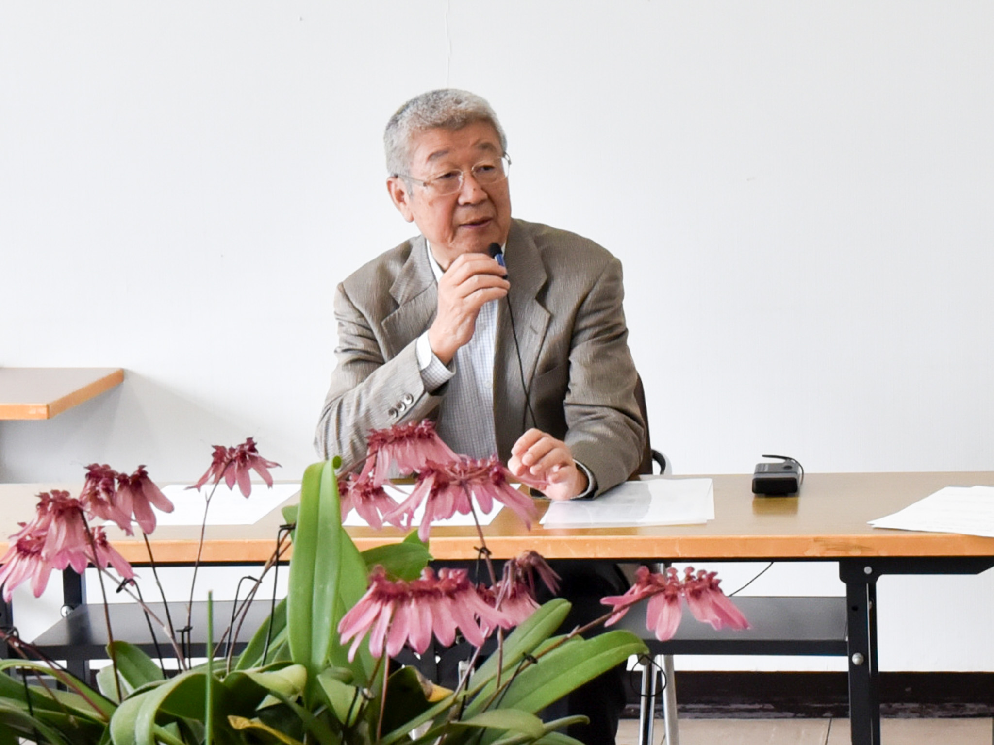 議長として議事進行の会長