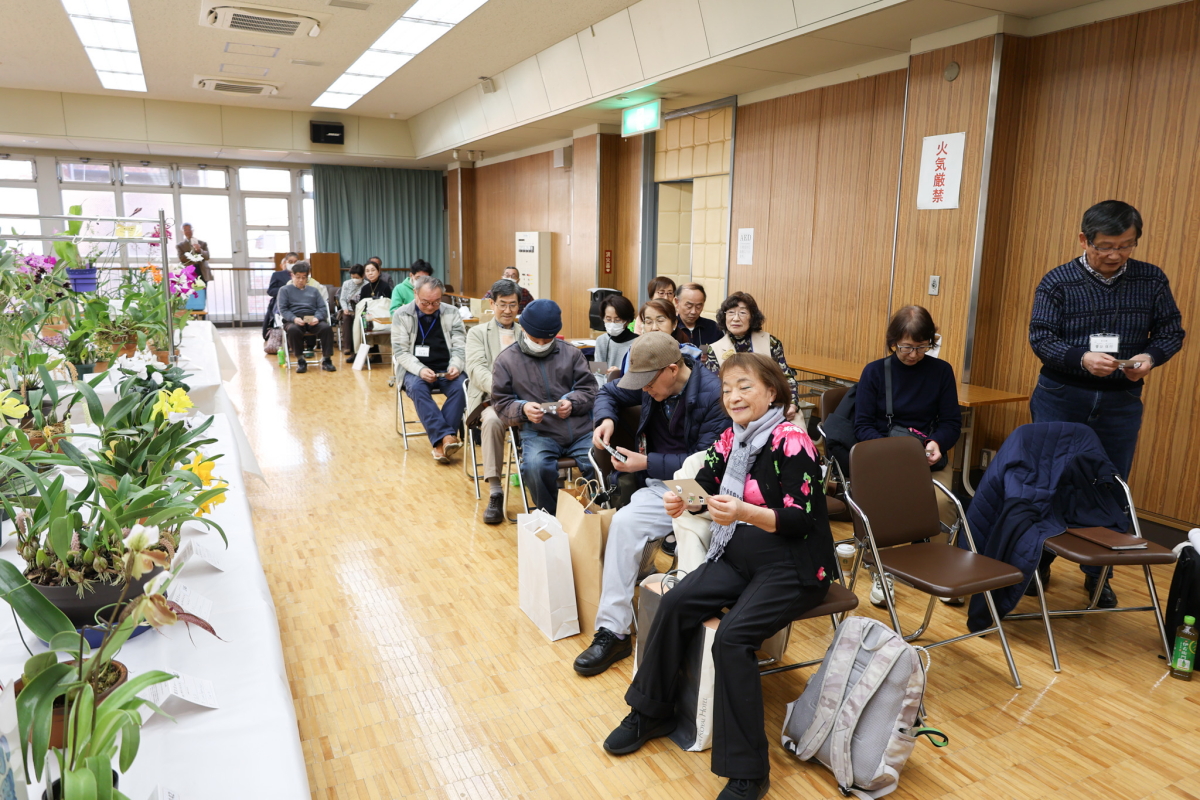 恒例のビンゴ大会の様子