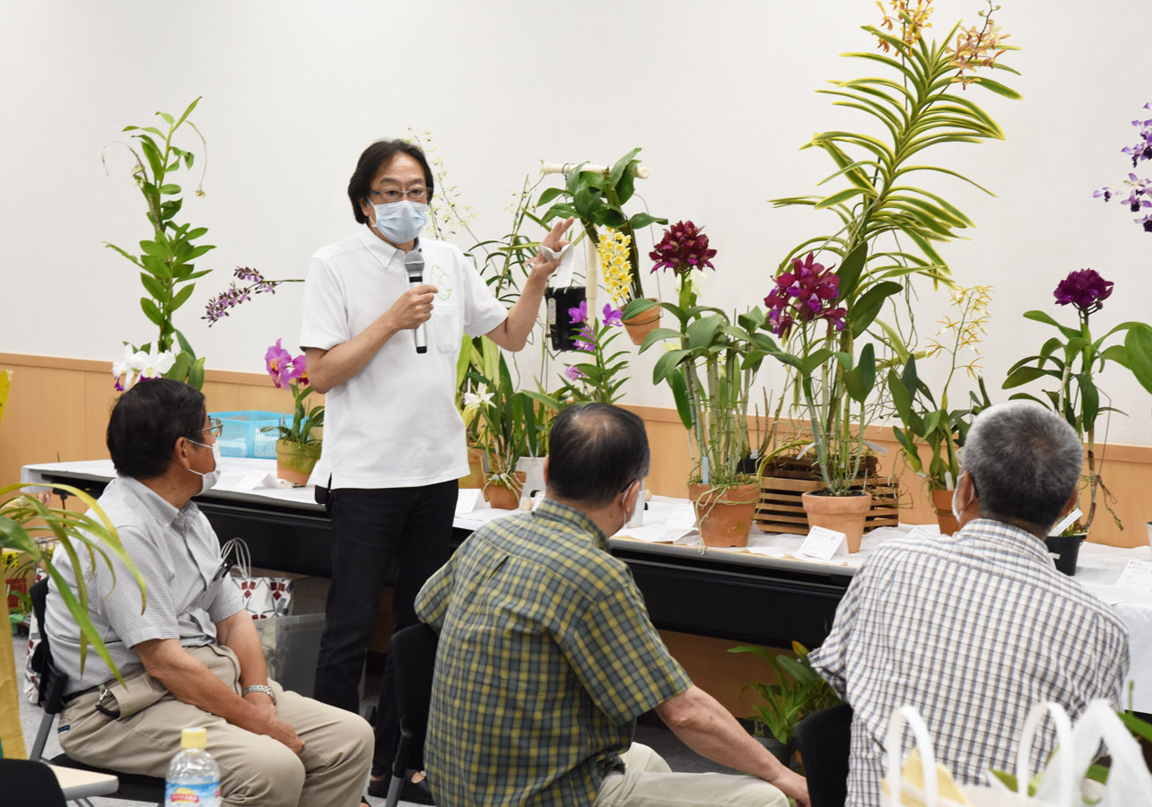 品種解説-合田氏が大型株を説明