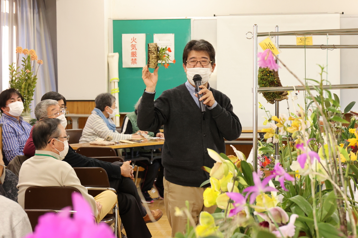 谷亀氏の出品花解説