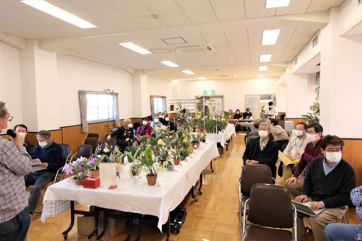 研究委員会報告の会場