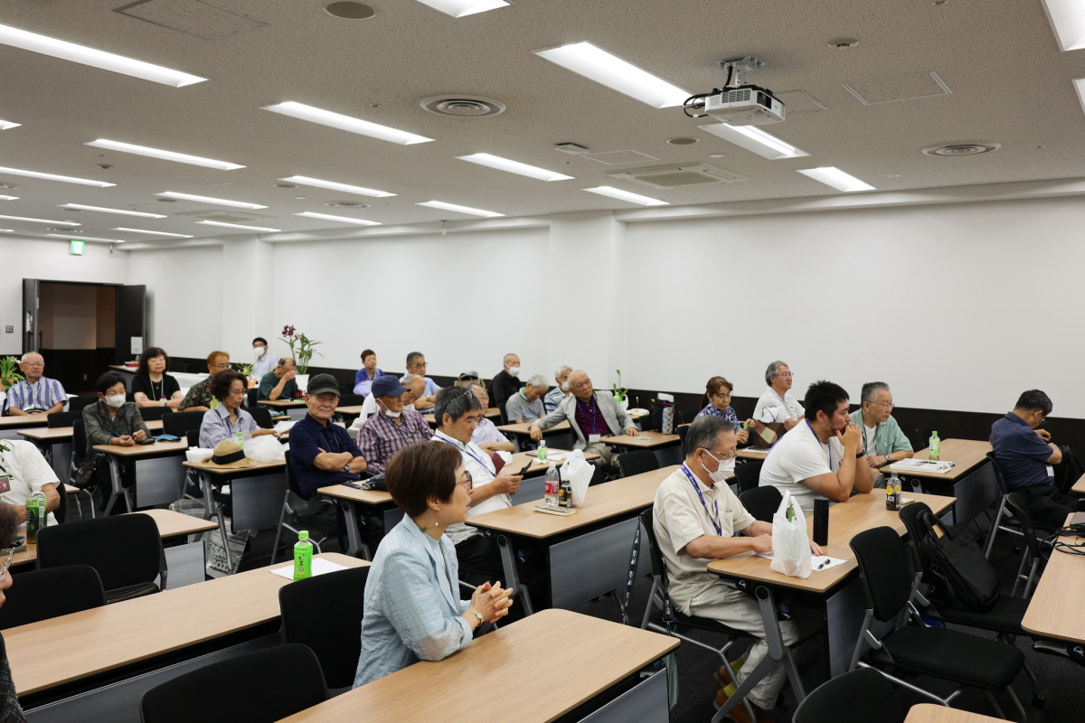 株市の様子