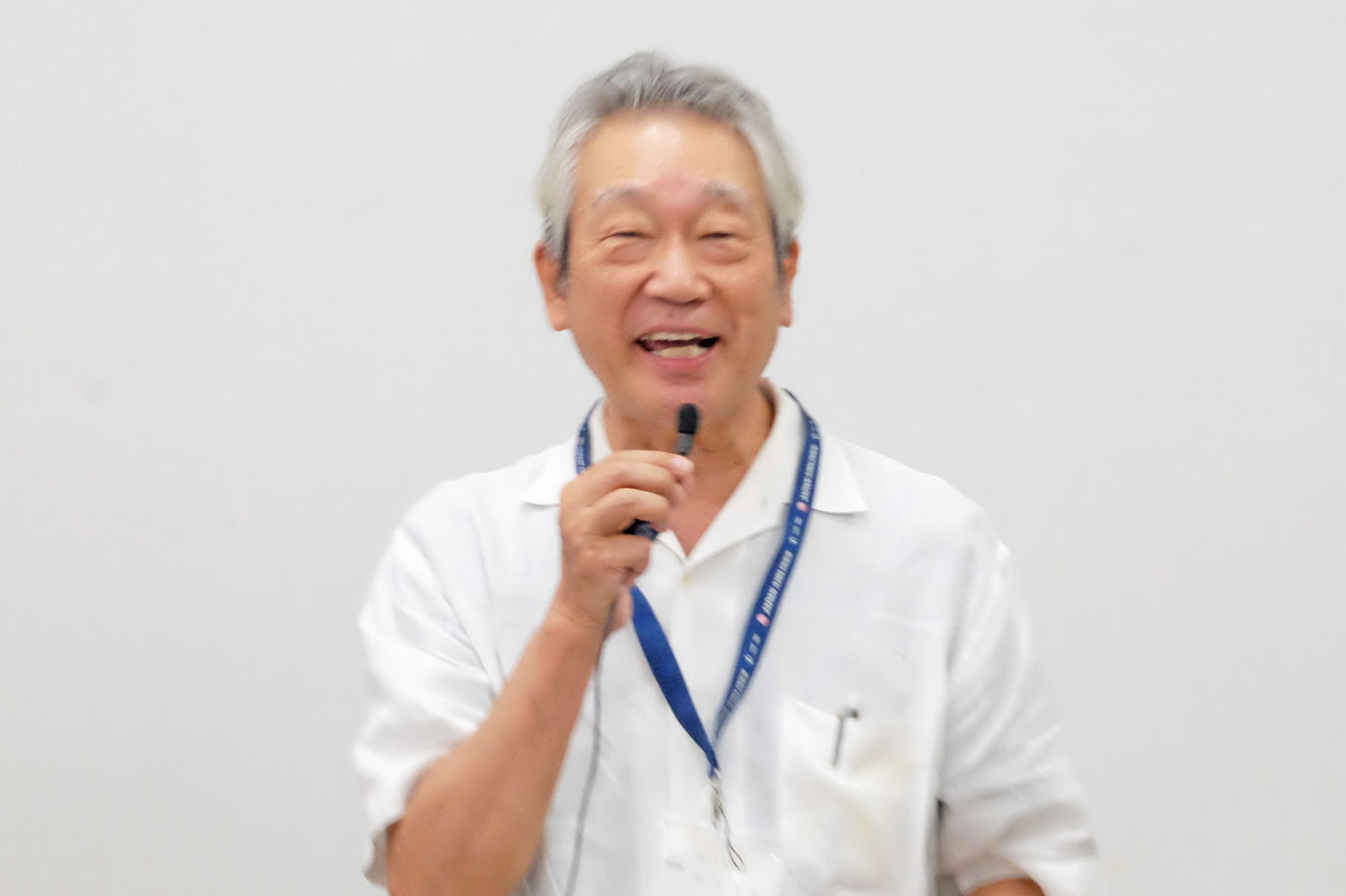 新宿御苑の説明をする唐木氏