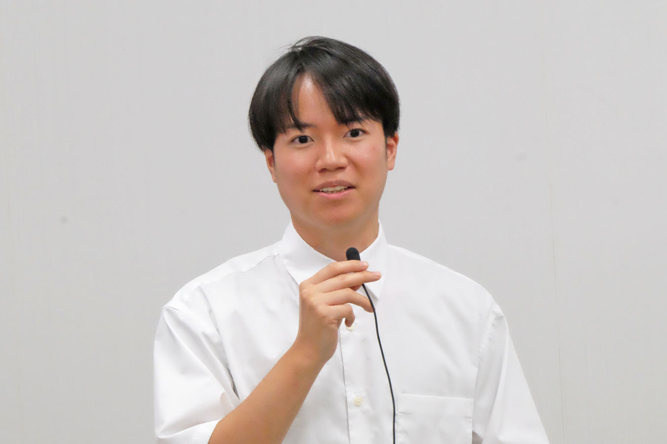 講演の講師を務めた尾木氏